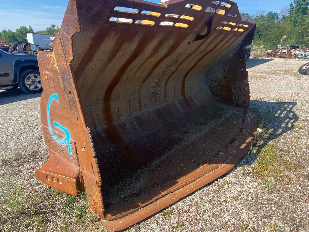 2012 CATERPILLAR 152" spade 988G